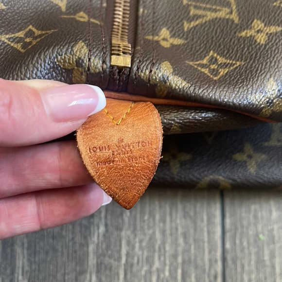 Authentic Louis Vuitton Keepall 60 - Picture 6 of 16